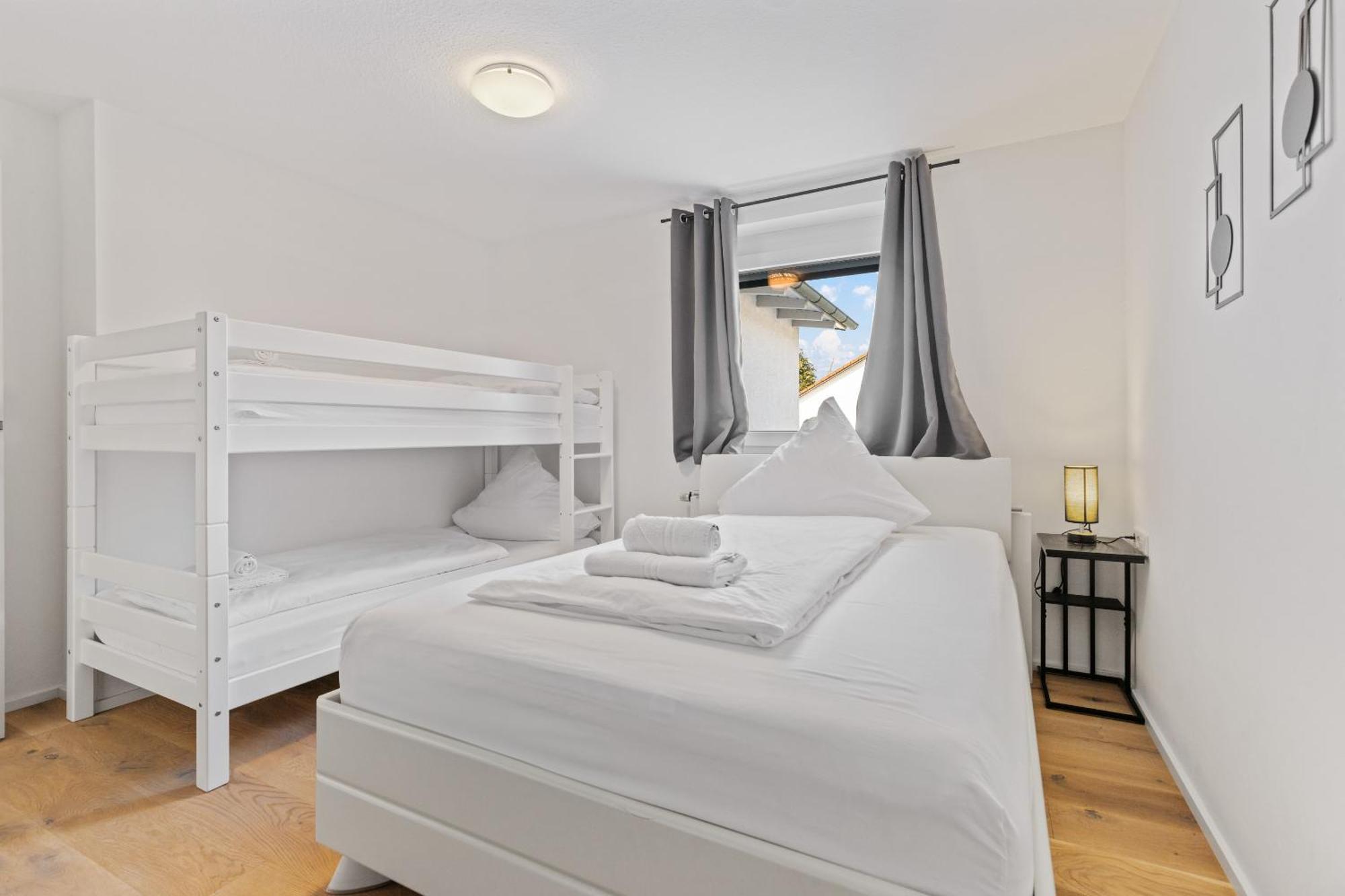 Goldcream Suites - Modern - Netflix - Free Parking Guenzburg Exterior photo