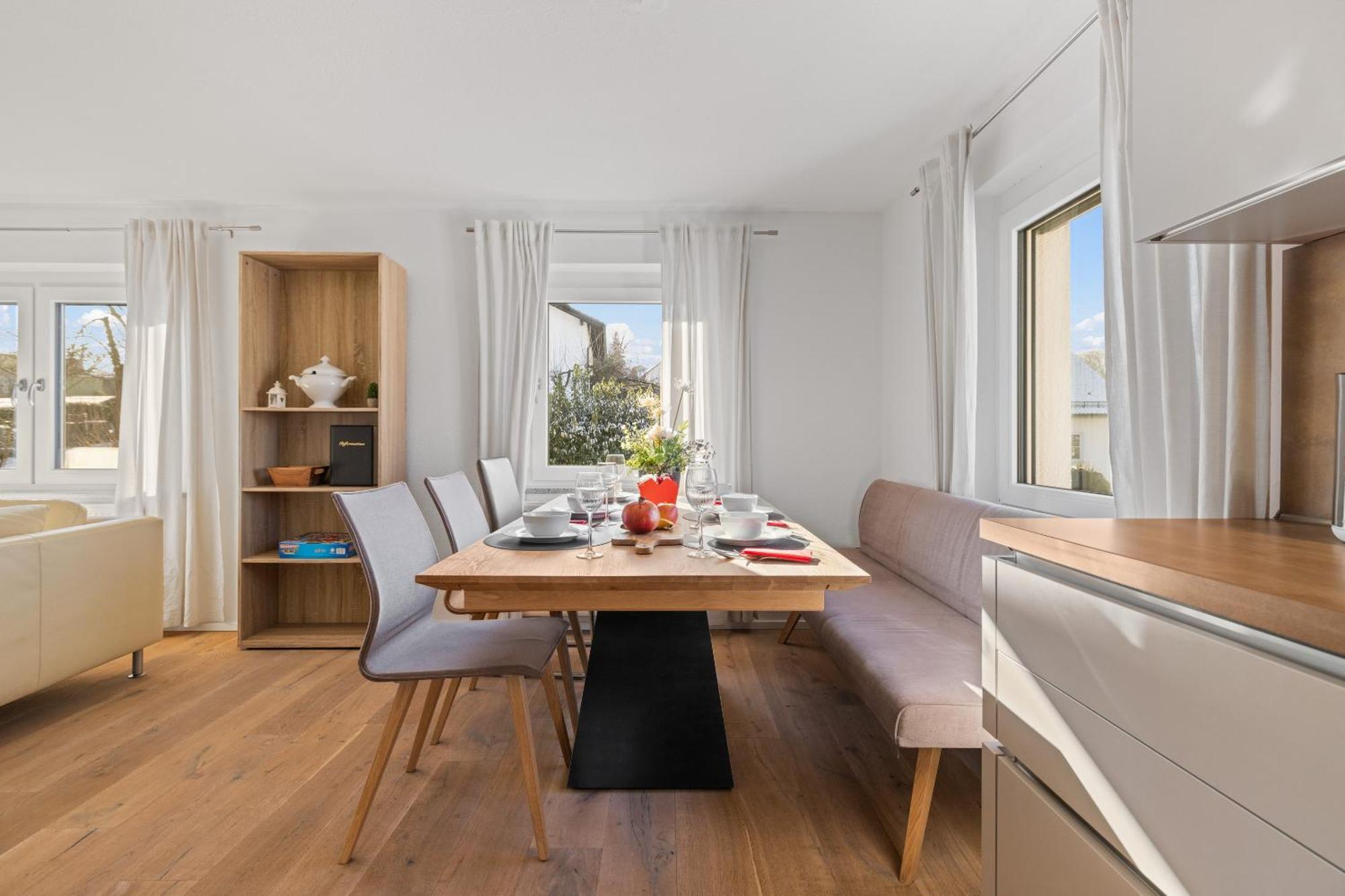 Goldcream Suites - Modern - Netflix - Free Parking Guenzburg Exterior photo