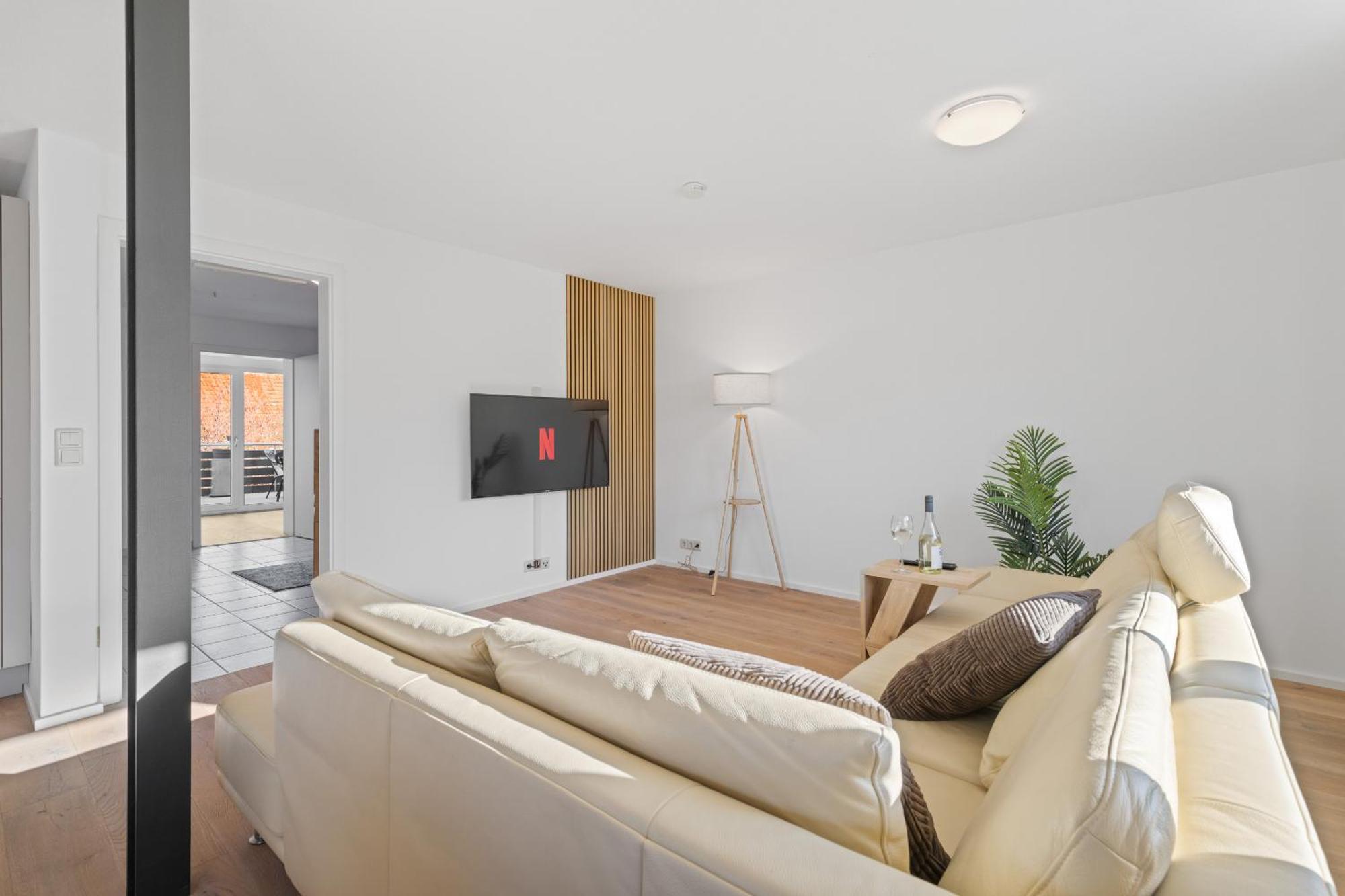 Goldcream Suites - Modern - Netflix - Free Parking Guenzburg Exterior photo